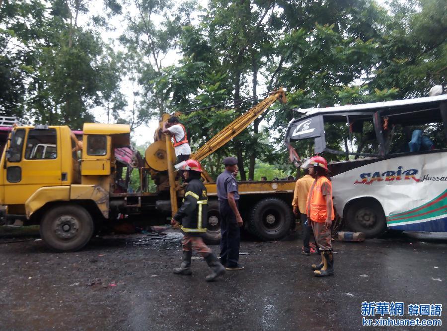 （国际）（3）孟加拉国交通事故造成16人死亡