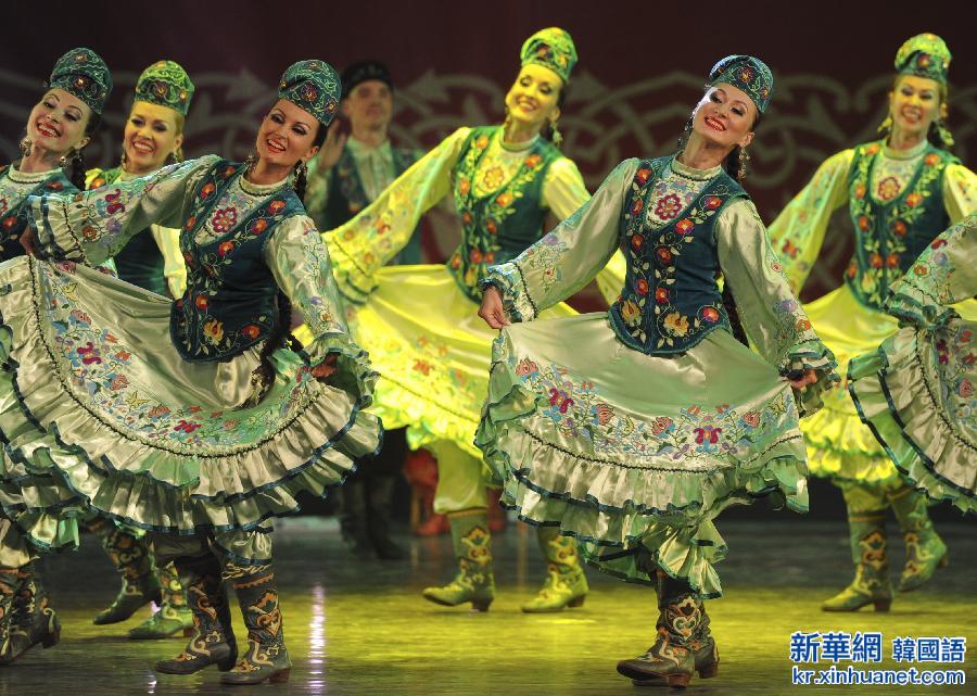 （晚报）（2）“鞑靼歌舞”乌鲁木齐展风情