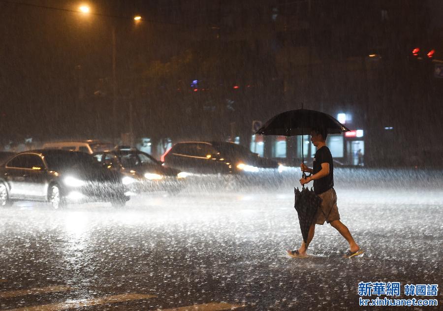 （生态）（2）北京发布暴雨黄色预警信号