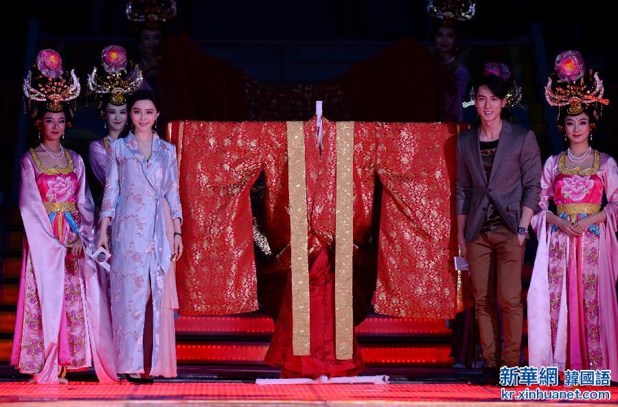 （晚报）（2）电影《王朝的女人·杨贵妃》举行西安发布会
