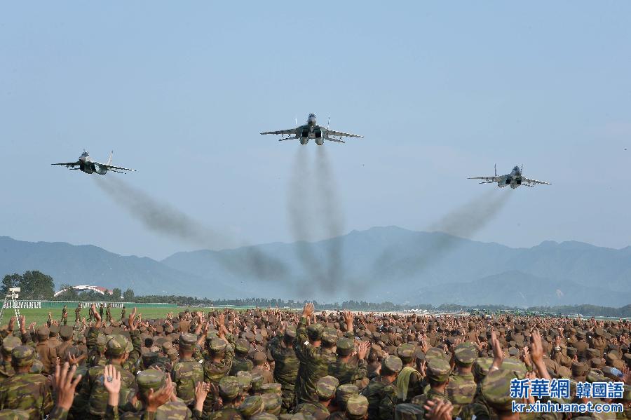 （国际）（2）金正恩指导人民军战斗飞行技术大会
