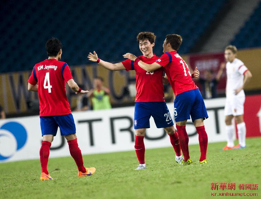 （体育）（18）足球——东亚杯男足赛：中国不敌韩国