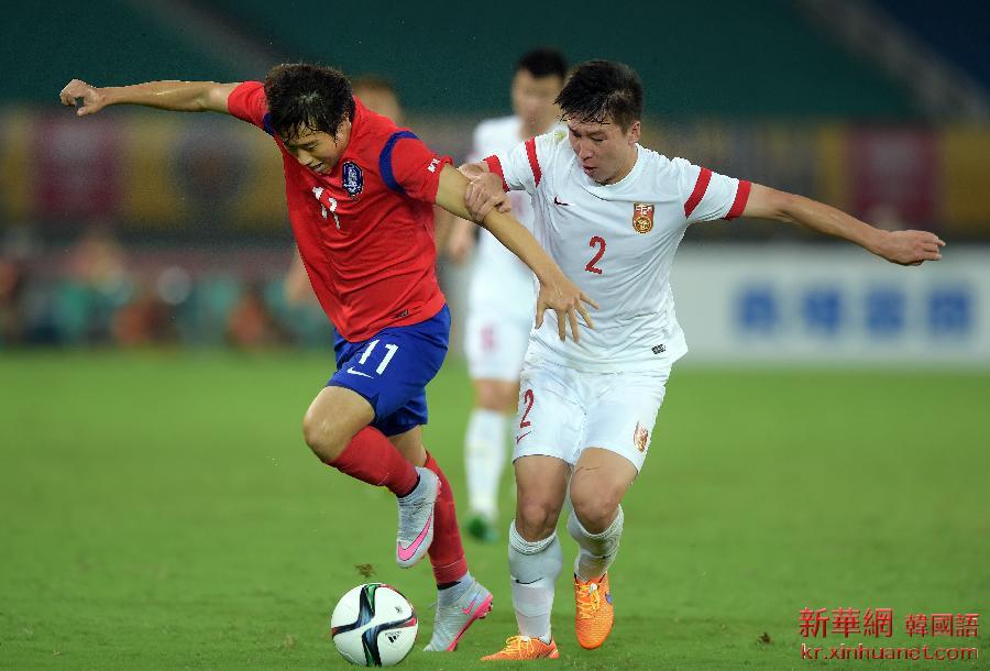（体育）（20）足球——东亚杯男足赛：中国不敌韩国