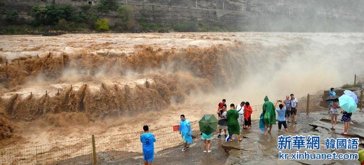 #（晚报）（1）黄河壶口瀑布入汛以来水量暴涨
