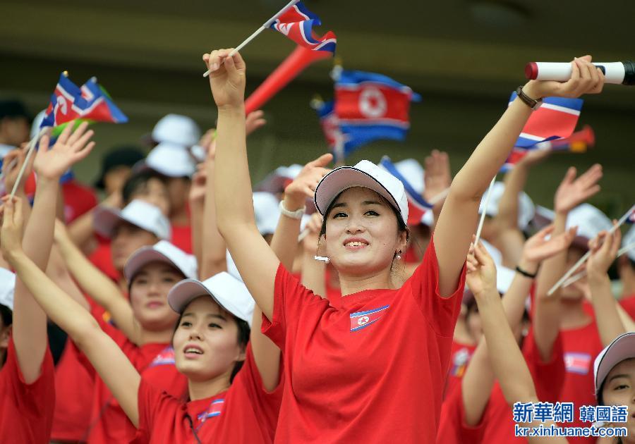 （体育）（7）足球——东亚杯足球赛：韩国平朝鲜
