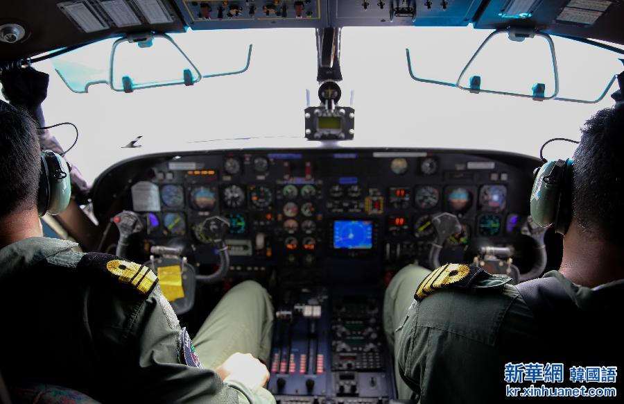 （XHDW）（1）毛里求斯警方空中搜寻MH370残骸