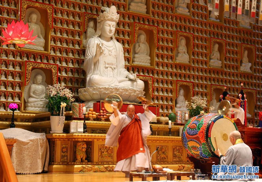 （XHDW）（4）韩国佛教天台宗为天津爆炸事故伤亡者举行超度法会