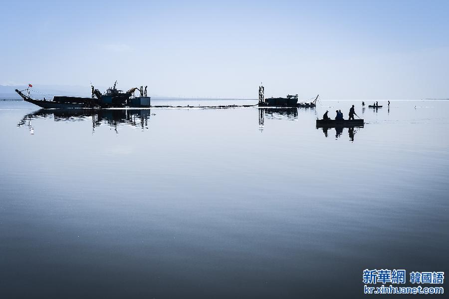 （美丽中国）（1）中国的“天空之镜”——茶卡盐湖
