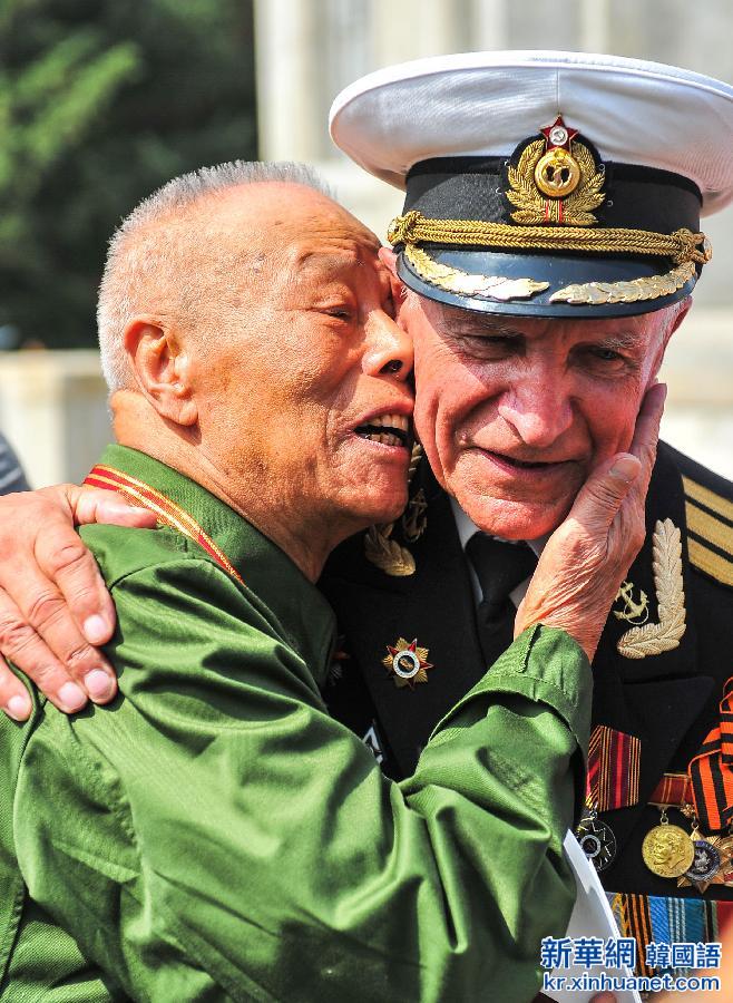 （抗战胜利70周年）（2）吉林省举行纪念抗战胜利70周年祭奠苏联红军烈士活动