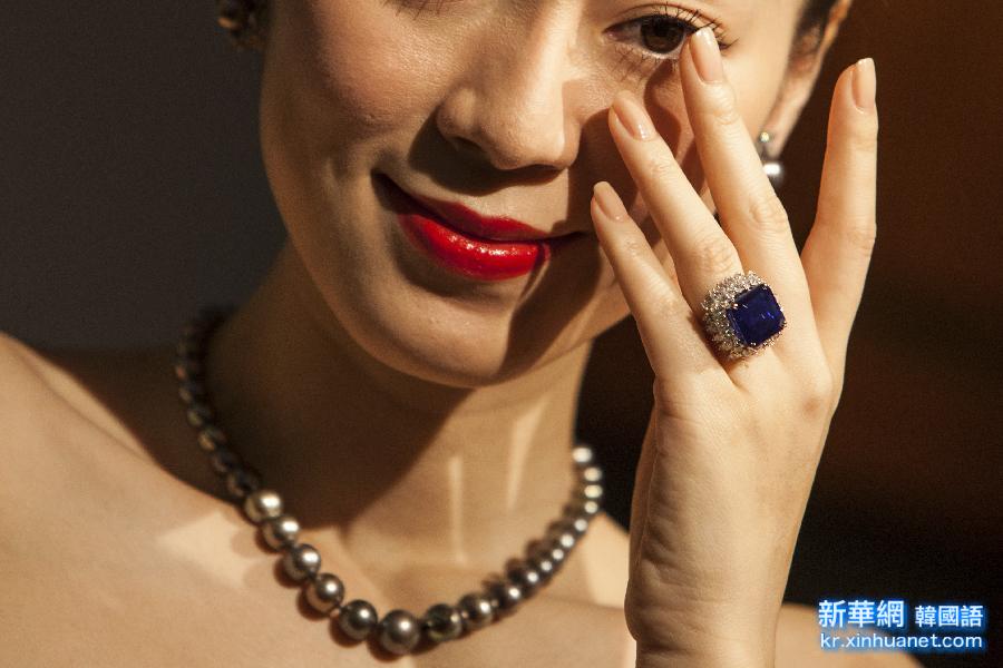 （XHDW）（3）香港苏富比瑰丽珠宝及翡翠首饰秋拍在即