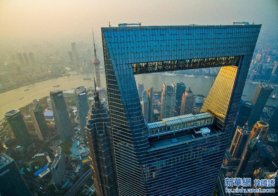 #（美丽中国）（3）航拍全球金融中心新地标——陆家嘴金融城