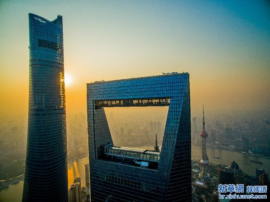 #（美丽中国）（4）航拍全球金融中心新地标——陆家嘴金融城