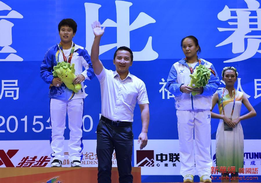 （青运会）（2）举重——女子48公斤级：长沙选手侯志慧夺冠 