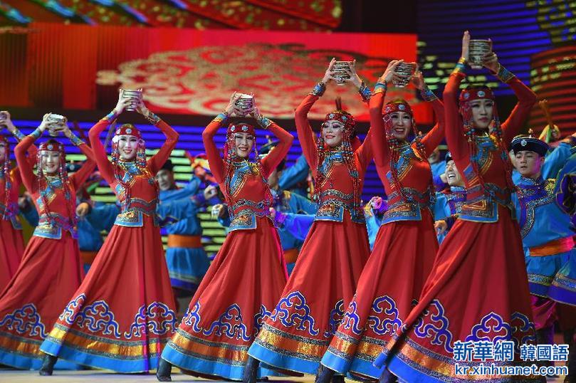 （文化）（2）中蒙文化交流活动周开幕式晚会在呼和浩特上演