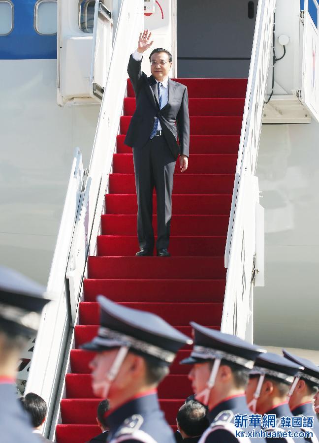 （XHDW）（4）李克强抵达首尔开始对韩国进行正式访问