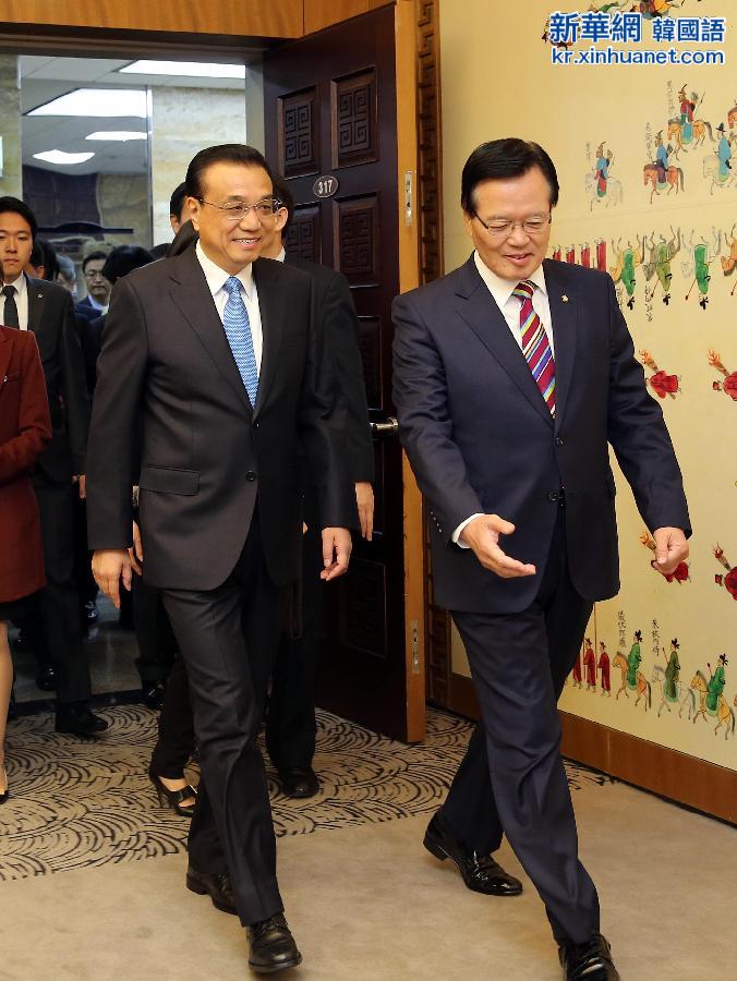 （XHDW）（1）李克强会见韩国国会议长郑义和