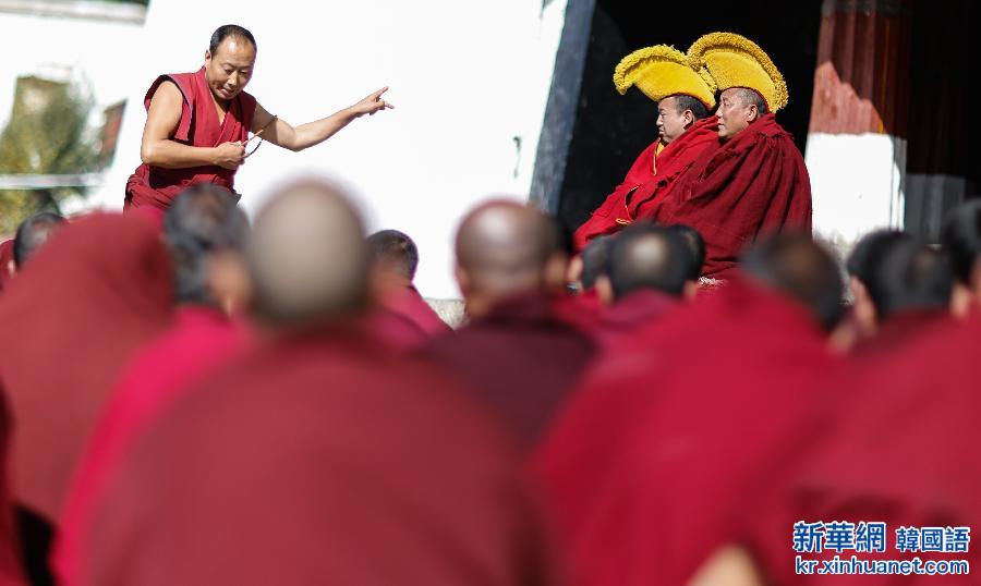 （XHDW）（4）藏族信教群众迎来“降神节”