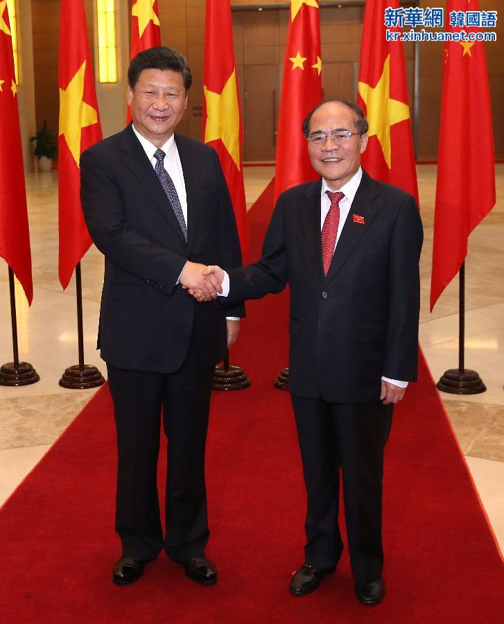 （时政）习近平会见越南国会主席阮生雄