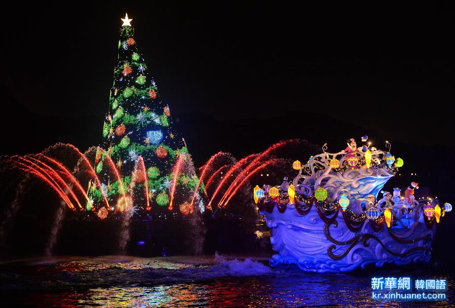 （国际）（4）东京迪士尼乐园举行圣诞巡游