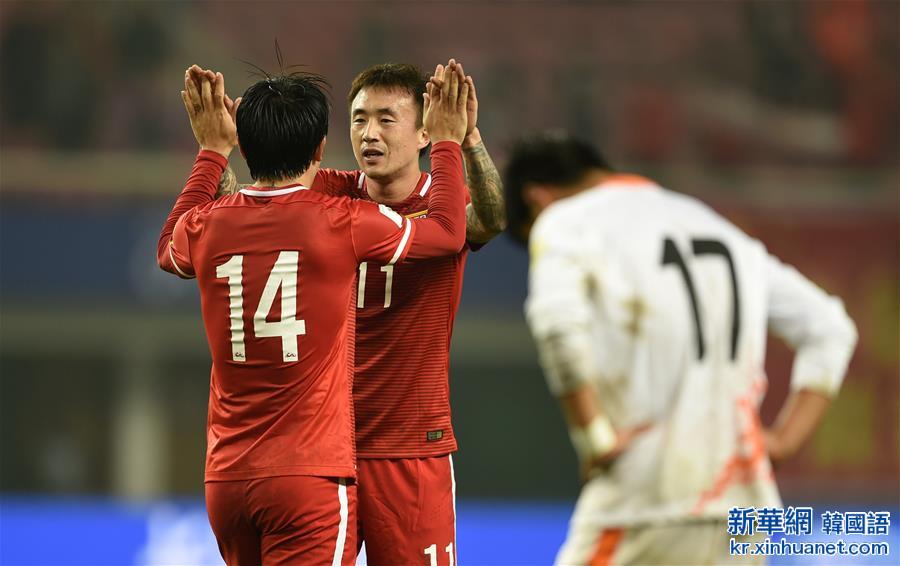 （体育）（2）足球——世预赛：中国胜不丹