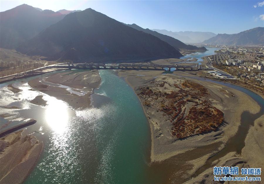（美丽中国）（1）初冬的西藏拉萨河景致