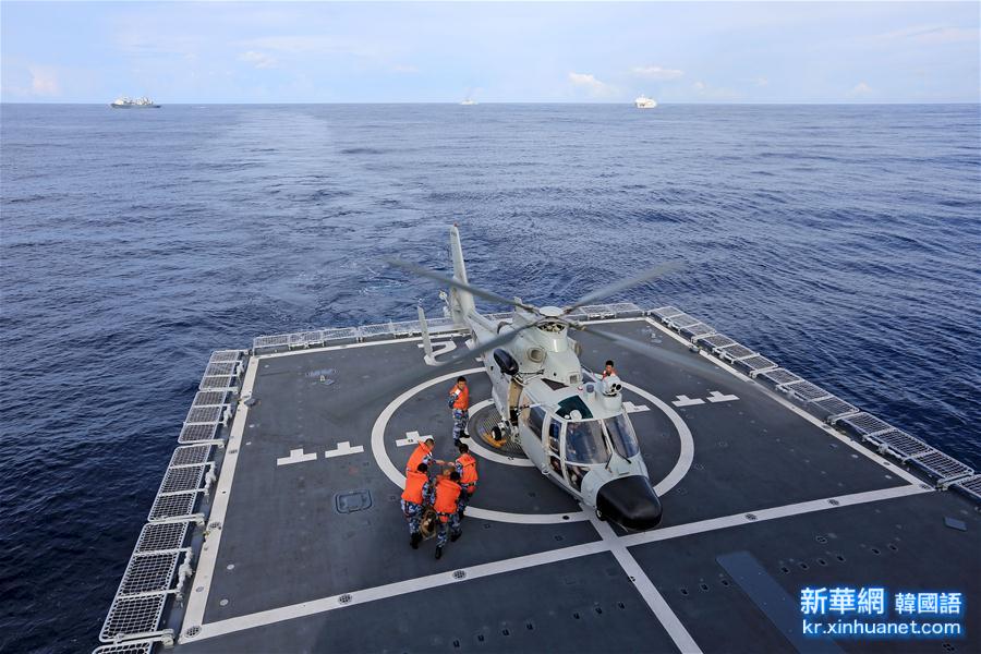 （國際·圖文互動）（5）中國海軍艦艇編隊在太平洋東部某海域成功開展國際人道主義海上醫療救護與後送演練