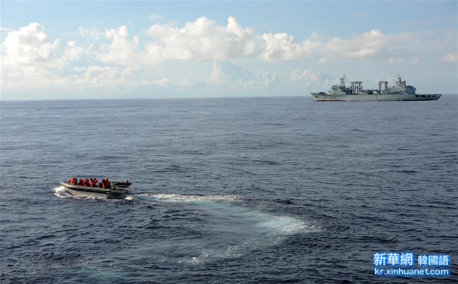 （国际·图文互动）（6）中国海军舰艇编队在太平洋东部某海域成功开展国际人道主义海上医疗救护与后送演练