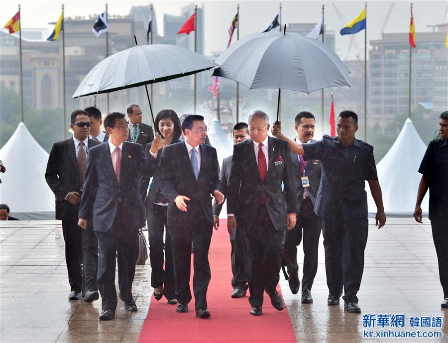 （XHDW）（2）李克强与马来西亚总理纳吉布举行会谈