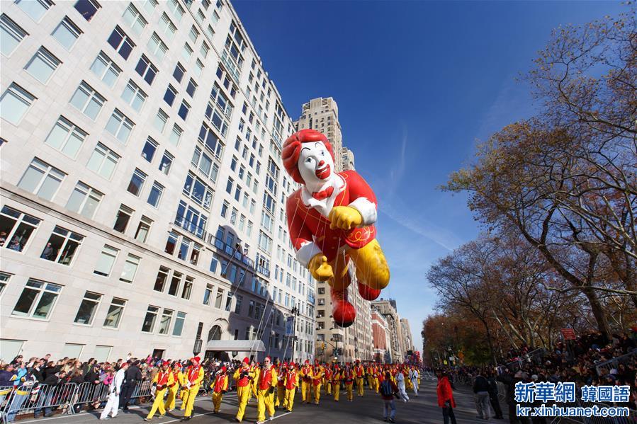 （国际）（1）纽约举行感恩节大游行