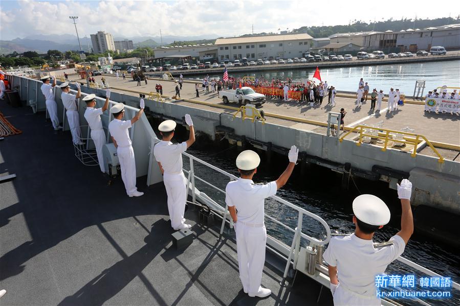 （国际）（3）中国海军舰艇编队抵达美国夏威夷访问