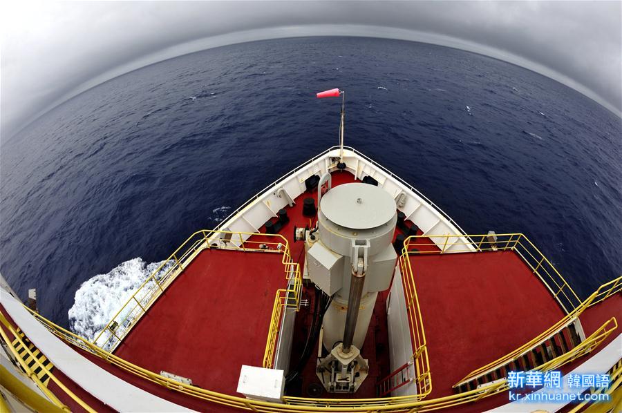 （国际）（1）“决心”号钻探船抵达西南印度洋中脊目标海域
