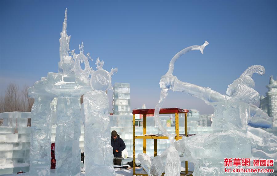 （晚报）（3）哈尔滨国际组合冰雕比赛落幕