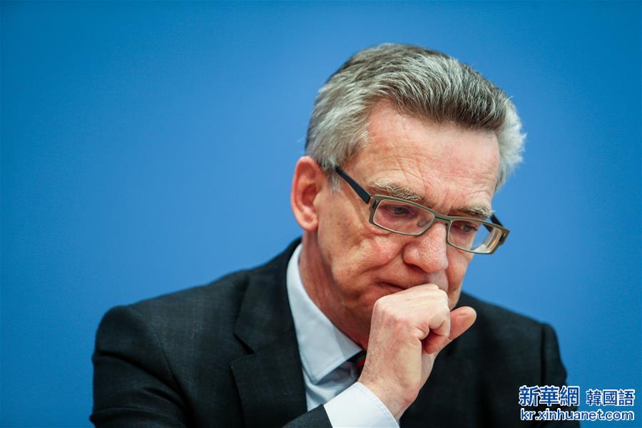 GERMANY-BERLIN-REFUGEE-INTERIOR MINISTER-DE MAIZIERE