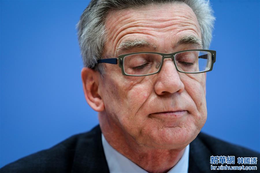 GERMANY-BERLIN-REFUGEE-INTERIOR MINISTER-DE MAIZIERE