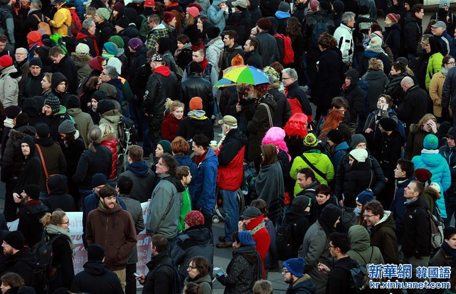 （国际）（2）科隆抢劫和性侵案引发德国民众大游行
