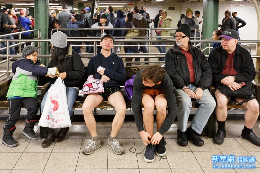 （XHDW）（3）纽约举行“不穿裤子搭地铁”活动