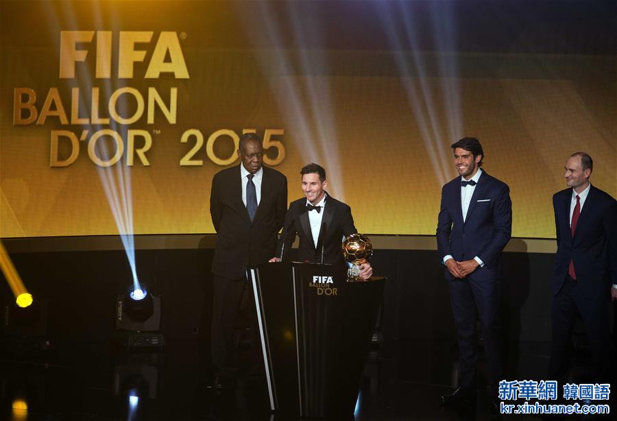 （体育）（5）足球——梅西赢得2015国际足联金球奖