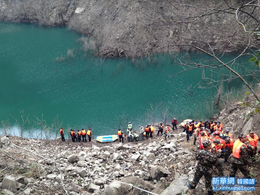 #（突发事件）（2）浙江一地质大队车辆坠入水库 5人死亡