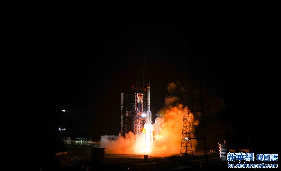 （新华直击）（1）我国成功发射白俄罗斯通信卫星一号  中国航天迎来2016年“开门红”