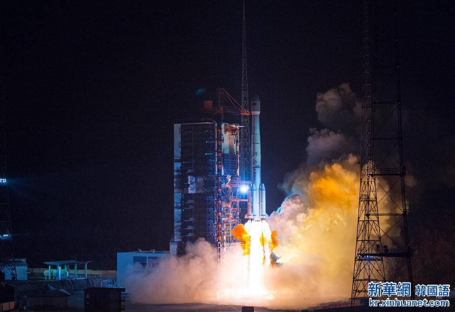 （新华直击）（2）我国成功发射白俄罗斯通信卫星一号  中国航天迎来2016年“开门红”