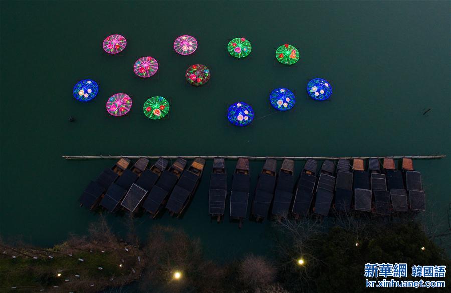 （美丽中国）（3）千年古镇“水灯会” 点亮水乡中国年