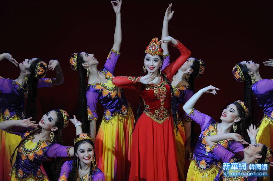 （XHDW）（1）“欢乐春节”文艺演出亮相乌兹别克斯坦