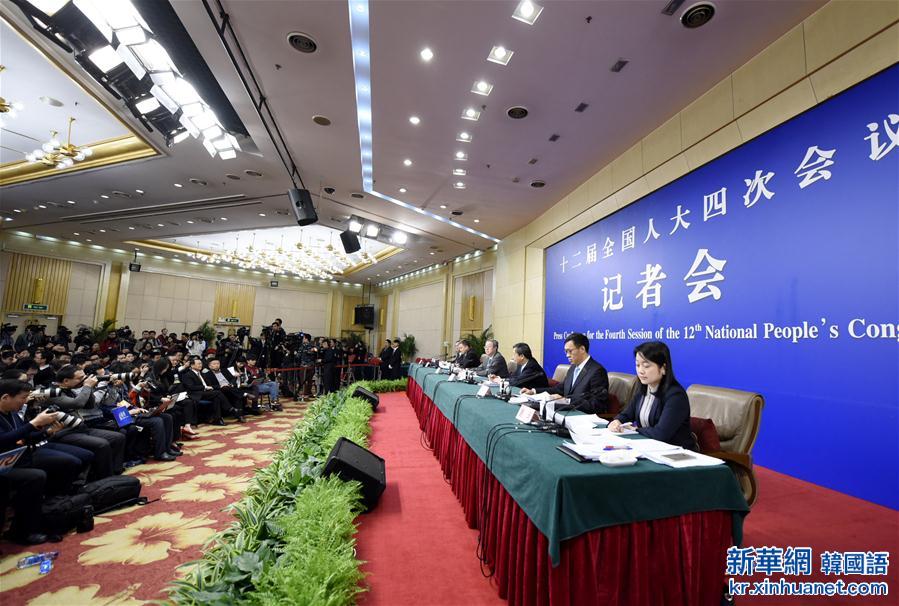 （两会）（7）中国人民银行行长周小川等就“金融改革与发展”答记者问
