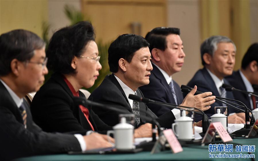 （两会）（7）国资委主任肖亚庆等就“国企改革”答记者问