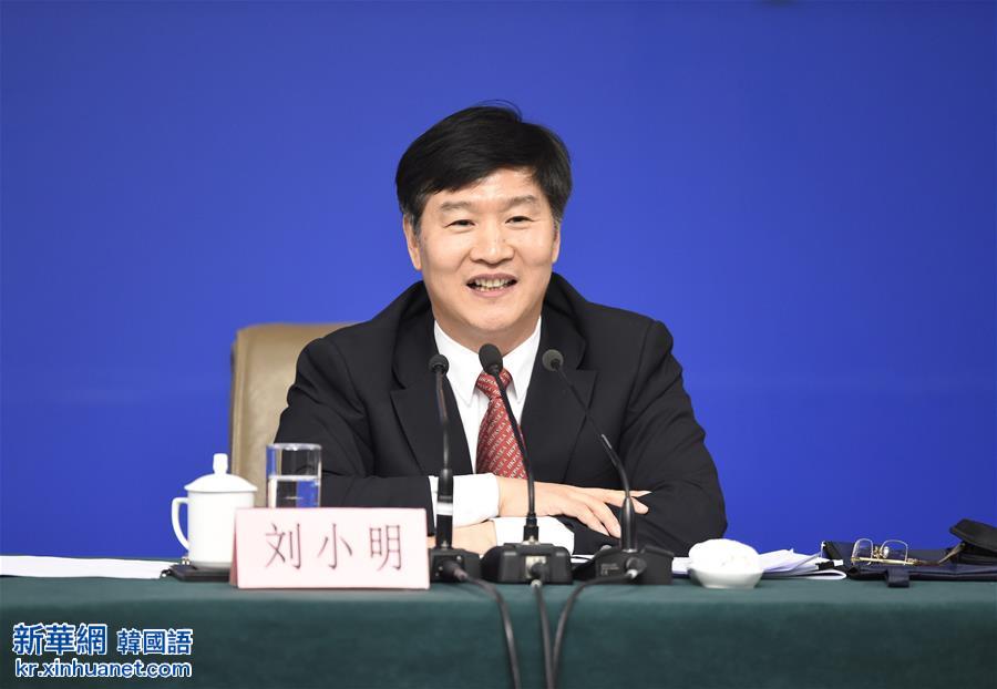（两会）（9）交通部长杨传堂等就“深化出租汽车改革与发展”答记者问
