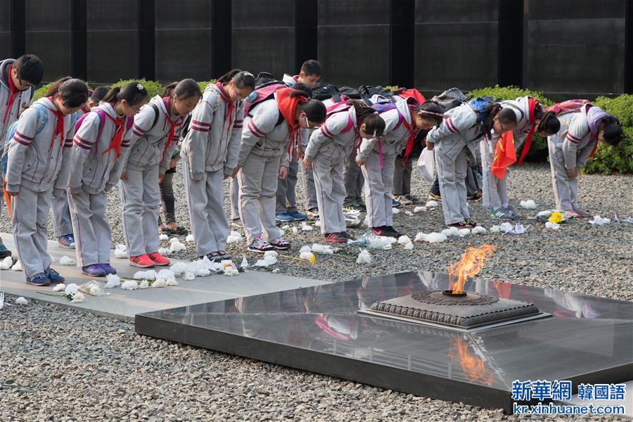 #（社会）（2）清明前夕悼念南京大屠杀遇难同胞