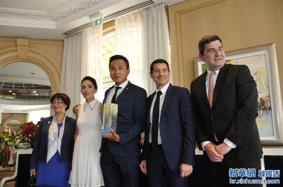 （XHDW）（1）中国演员刘烨担任法国蓝色海岸旅游大使