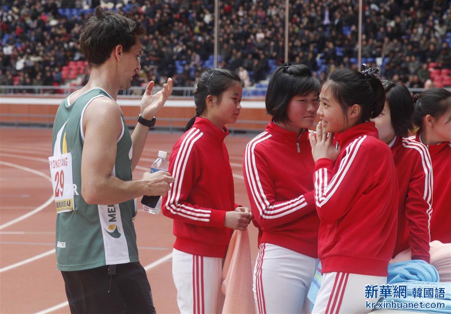 （体育）（4）马拉松——第29届“万景台奖”国际马拉松比赛在平壤举行