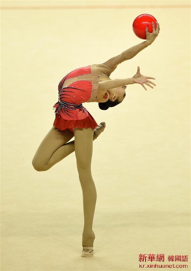 （体育）（5）艺术体操——全国冠军赛：栗慧琳获少年个人全能冠军