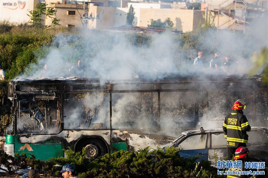 （国际）（1）耶路撒冷公共汽车发生爆炸袭击至少21人受伤 
